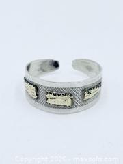 MaxSold Auction: 18k & 925 Sterling Silver Ring Size 9 2.38 Grams - Esquimalt (British Columbia, Canada) PARTNER MANAGED Estate Sale Online Auction - Lampson Street