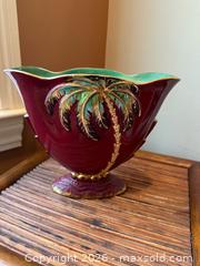MaxSold Auction: Beautiful Beswick Palm Tree Vase - Made in England - Redwood City (California, USA) SELLER MANAGED Downsizing Online Auction -  Glenwood Avenue
