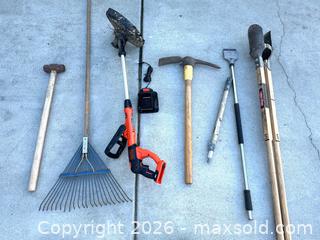 MaxSold Auction: Tool Lot includes Black and Decker Weed Wacker - Redwood City (California, USA) SELLER MANAGED Downsizing Online Auction -  Glenwood Avenue