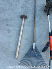 MaxSold Auction: Tool Lot includes Black and Decker Weed Wacker - Redwood City (California, USA) SELLER MANAGED Downsizing Online Auction -  Glenwood Avenue