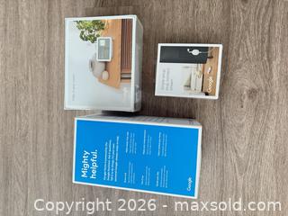 MaxSold Auction: Google Home, Nest Hub (2nd gen, 7"), Chromecast with Google TV (4K) - Lot - Douglasville (Georgia, USA) PARTNER MANAGED Downsizing Online Auction - Highway 92 - Fairburn Road (CONDO)