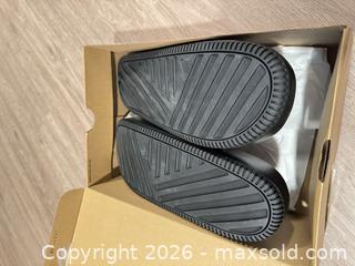 MaxSold Auction: Nike Calm Slide (FD4116 001) Mens 14 / Womens 15.5 - Douglasville (Georgia, USA) PARTNER MANAGED Downsizing Online Auction - Highway 92 - Fairburn Road (CONDO)