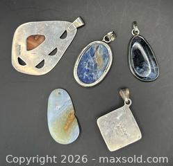 MaxSold Auction: 925 Pendants & Rings 2 - Richmond (California, USA) PARTNER MANAGED Reseller Online Auction - Fresno Avenue