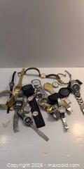 MaxSold Auction: Lot of broken watches - Victoria (British Columbia, Canada) PARTNER MANAGED Reseller Online Auction - Island Highway