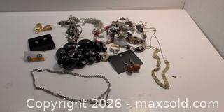 MaxSold Auction: Lot of costume jewelry  - Victoria (British Columbia, Canada) PARTNER MANAGED Reseller Online Auction - Island Highway