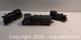 MaxSold Auction: Lot of model train cabooses - Victoria (British Columbia, Canada) PARTNER MANAGED Reseller Online Auction - Island Highway