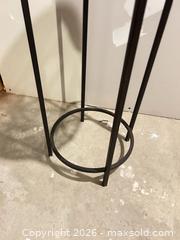 MaxSold Auction: Round Metal Table  - Kawartha Lakes (Ontario, Canada) SELLER MANAGED Reseller Online Auction - Lindsay Street South