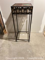 MaxSold Auction: Square Metal Table  - Kawartha Lakes (Ontario, Canada) SELLER MANAGED Reseller Online Auction - Lindsay Street South