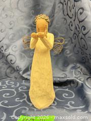 MaxSold Auction: Willow Tree Angel of Christmas Spirit 2001 - Kawartha Lakes (Ontario, Canada) SELLER MANAGED Reseller Online Auction - Lindsay Street South