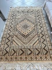 MaxSold Auction: Handwoven Tunisian Moroccan Wool Area Rug, Beige Geometric, 8.6 x 5.1 ft - Toronto (Ontario, Canada) PARTNER MANAGED Downsizing Online Auction - Creekwood Drive