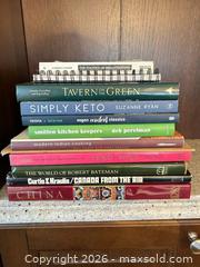 MaxSold Auction: Lot of 10 Cookbooks & Coffee-Table Books - Toronto (Ontario, Canada) PARTNER MANAGED Downsizing Online Auction - Creekwood Drive