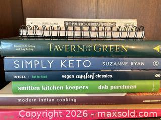 MaxSold Auction: Lot of 10 Cookbooks & Coffee-Table Books - Toronto (Ontario, Canada) PARTNER MANAGED Downsizing Online Auction - Creekwood Drive