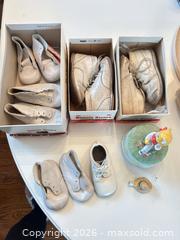 MaxSold Auction: Lot of vintage toddler/baby shoes with ceramic music box - Toronto (Ontario, Canada) PARTNER MANAGED Downsizing Online Auction - Creekwood Drive