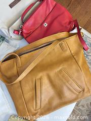 MaxSold Auction: Mixed lot: handbags, totes, gloves, hats, eyewear & small accessories - Toronto (Ontario, Canada) PARTNER MANAGED Downsizing Online Auction - Creekwood Drive