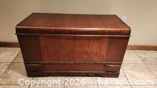 MaxSold Auction: The Honderich Red Seal Cedar Hope Chest, Walnut/Mahogany Veneer - Toronto (Ontario, Canada) PARTNER MANAGED Downsizing Online Auction - Creekwood Drive