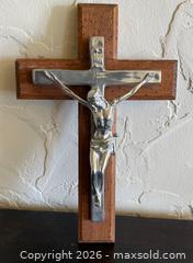 MaxSold Auction: Vintage Religious Art: Crucifix - San Francisco (California, USA) SELLER MANAGED Estate Sale Online Auction - Kenwood Way