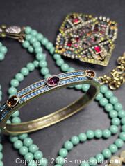 MaxSold Auction: Heidi Daus Jewelry - Peekskill (New York, USA) PARTNER MANAGED Reseller Online Auction -  Diven Street (CONDO)