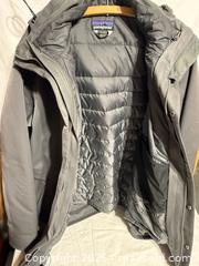 MaxSold Auction: Patagonia Mens Large Lined Jacket 3 in 1 Parka Size Large  - Ottawa (Ontario, Canada) SELLER MANAGED Downsizing Online Auction -  Prince Albert Street