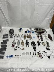 MaxSold Auction: Vintage Star Wars Action Figure Lot Hasbro LFL  - Ottawa (Ontario, Canada) SELLER MANAGED Downsizing Online Auction -  Prince Albert Street