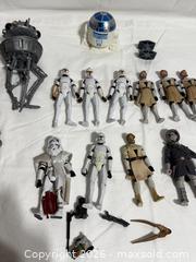 MaxSold Auction: Vintage Star Wars Action Figure Lot Hasbro LFL  - Ottawa (Ontario, Canada) SELLER MANAGED Downsizing Online Auction -  Prince Albert Street