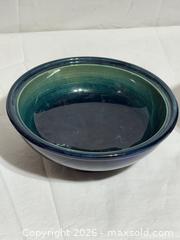 MaxSold Auction: Vintage William Moorcroft Pottery Bowls Vase England Mid Century  - Ottawa (Ontario, Canada) SELLER MANAGED Downsizing Online Auction -  Prince Albert Street