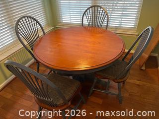 MaxSold Auction: 48" Round Kitchen Table with 4 chairs + 20" leaf - Charlestown Township (Pennsylvania, USA) SELLER MANAGED Moving Online Auction - Huntingdon Court (CONDO)