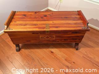 MaxSold Auction: Cedar Chest - Charlestown Township (Pennsylvania, USA) SELLER MANAGED Moving Online Auction - Huntingdon Court (CONDO)