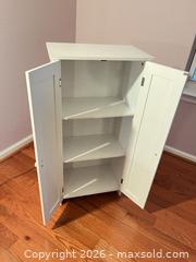 MaxSold Auction: White Cabinet - Charlestown Township (Pennsylvania, USA) SELLER MANAGED Moving Online Auction - Huntingdon Court (CONDO)