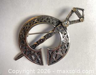 MaxSold Auction: Vintage Style CELTIC IRISH TARA Brooch - Shelburne (Ontario, Canada) SELLER MANAGED Downsizing Online Auction - Main Street East
