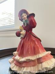 MaxSold Auction: Royal Doulton Delight & Christmas Time Porcelain Set (England) - Lansdale (Pennsylvania, USA) SELLER MANAGED Moving Online Auction -  Church Road