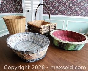 MaxSold Auction: Miscellaneous Baskets  - Markham (Ontario, Canada) SELLER MANAGED Moving Online Auction - Framingham Drive