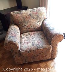 MaxSold Auction: Two Piece Fabric Couch Set - Markham (Ontario, Canada) SELLER MANAGED Moving Online Auction - Framingham Drive