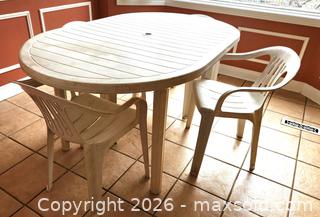 MaxSold Auction: Vinyl Patio Set - Markham (Ontario, Canada) SELLER MANAGED Moving Online Auction - Framingham Drive