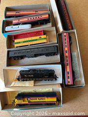 MaxSold Auction: 8 Trains Athearn Miniature with Boxes - Glendale (California, USA) SELLER MANAGED Moving Online Auction - West Dryden Street