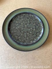 MaxSold Auction: FRANCISCAN Set of 8 Dinner Plates  - Glendale (California, USA) SELLER MANAGED Moving Online Auction - West Dryden Street