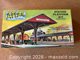 MaxSold Auction: HO Scale Station Kits - Glendale (California, USA) SELLER MANAGED Moving Online Auction - West Dryden Street