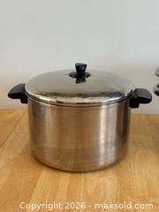 MaxSold Auction: Two Large Metal Stock Pots, One with Strainer Insert - Kingston (Ontario, Canada) SELLER MANAGED Downsizing Online Auction - Bishop Street