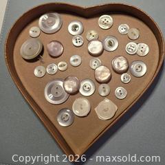 MaxSold Auction: Assorted Vintage Sewing Buttons Lot, 150+ Pieces - San Jose (California, USA) SELLER MANAGED Downsizing Online Auction - Paladin Drive