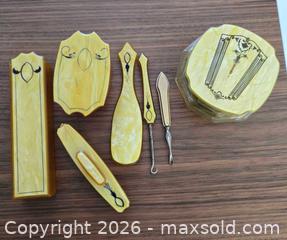 MaxSold Auction: Vintage Ladies Vanity/Dresser Grooming Set, Amber Marbled - San Jose (California, USA) SELLER MANAGED Downsizing Online Auction - Paladin Drive