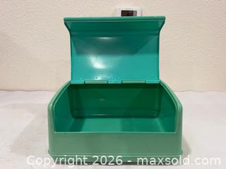 MaxSold Auction: Vintage Lustro-Ware Bread Box - Sacramento (California, USA) SELLER MANAGED Reseller Online Auction - Arden Way