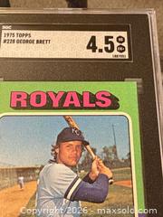 MaxSold Auction: 1975 Topps George Brett #228 ROOKIE Baseball Card (Slabbed) - Maple Ridge (British Columbia, Canada) PARTNER MANAGED Reseller Online Auction - Blanshard