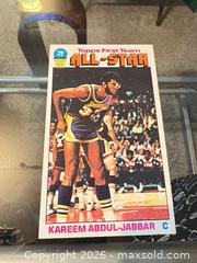 MaxSold Auction: 1976-77 Topps Kareem Abdul-Jabbar #126 (Topps First Team All-Star) - Maple Ridge (British Columbia, Canada) PARTNER MANAGED Reseller Online Auction - Blanshard