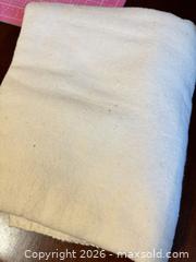 MaxSold Auction: Assorted Quilting/Craft Fabric Lot with Batting - Maple Ridge (British Columbia, Canada) PARTNER MANAGED Reseller Online Auction - Blanshard