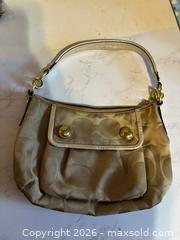 MaxSold Auction: Coach Poppy Shoulder Bag -sc - Maple Ridge (British Columbia, Canada) PARTNER MANAGED Reseller Online Auction - Blanshard