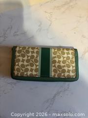 MaxSold Auction: Coach Signature Heritage Stripe Chelsea Zip Around Wallet -sc - Maple Ridge (British Columbia, Canada) PARTNER MANAGED Reseller Online Auction - Blanshard