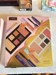 MaxSold Auction: Holiday Makeup Gift Sets, 2 Boxed Sets -sc - Maple Ridge (British Columbia, Canada) PARTNER MANAGED Reseller Online Auction - Blanshard