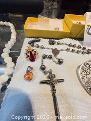 MaxSold Auction: Mixed Lot Vintage Costume & Silver Jewelry, Approx. 10 Pieces (YK) - Maple Ridge (British Columbia, Canada) PARTNER MANAGED Reseller Online Auction - Blanshard