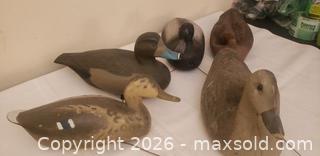 MaxSold Auction: Vintage lot of 5 Plastic Duck Decoys Strung Together, sold as is - Kingston (Ontario, Canada) SELLER MANAGED Estate Sale Online Auction - Tamarac Street