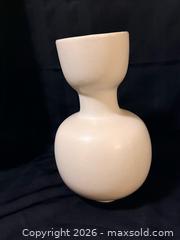 MaxSold Auction: Large white vases - Ottawa (Ontario, Canada) SELLER MANAGED Downsizing Online Auction -  Brenda Crescent