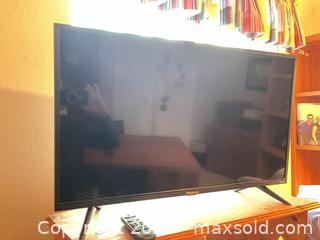 MaxSold Auction: Hisense 32" Roku TV Model 32H4030F1 - Fort Myers (Florida, USA) SELLER MANAGED Moving Online Auction - South Larkwood Square